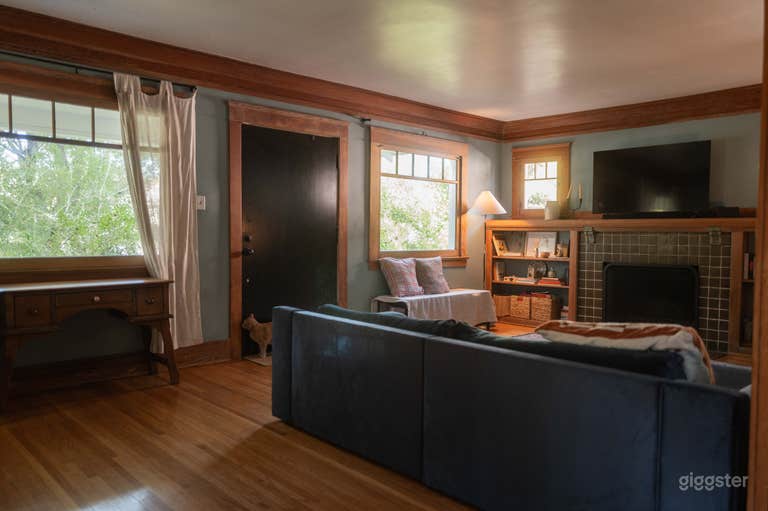  Classic Pasadena Craftsman House – Corner Lot with Backyard 