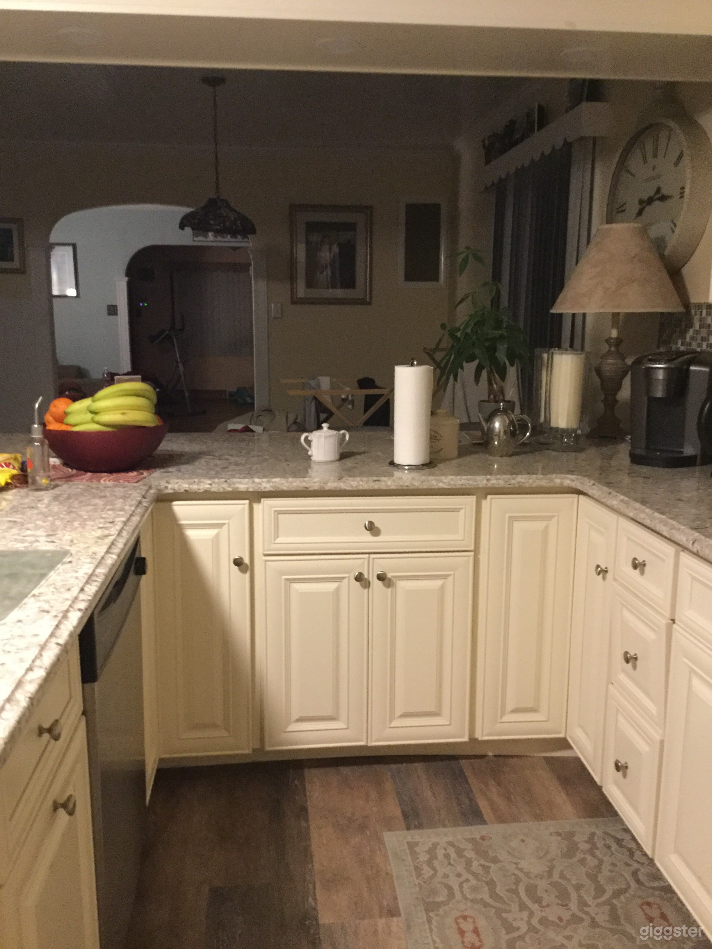 Middle village house near famous cemetery Photo 2