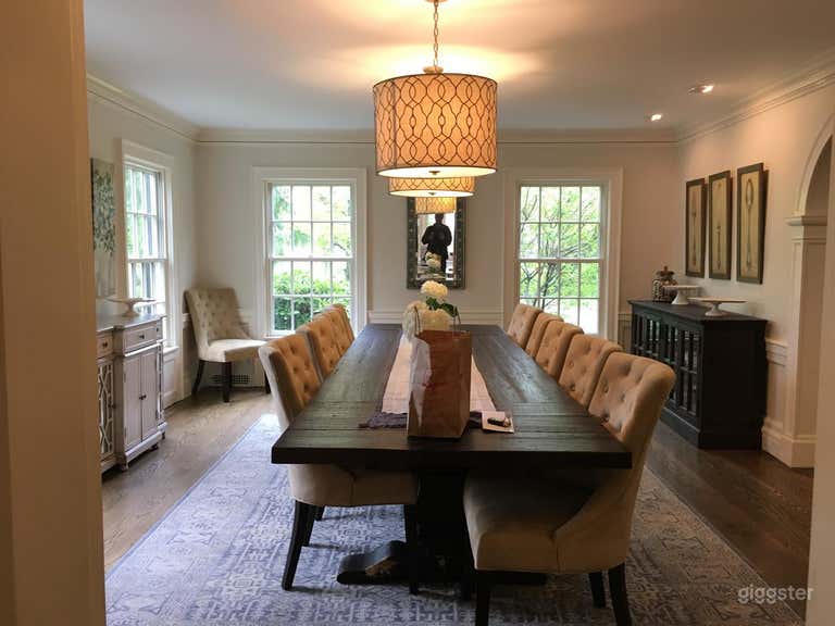  Large, tasteful suburban home w/beautiful backyard 