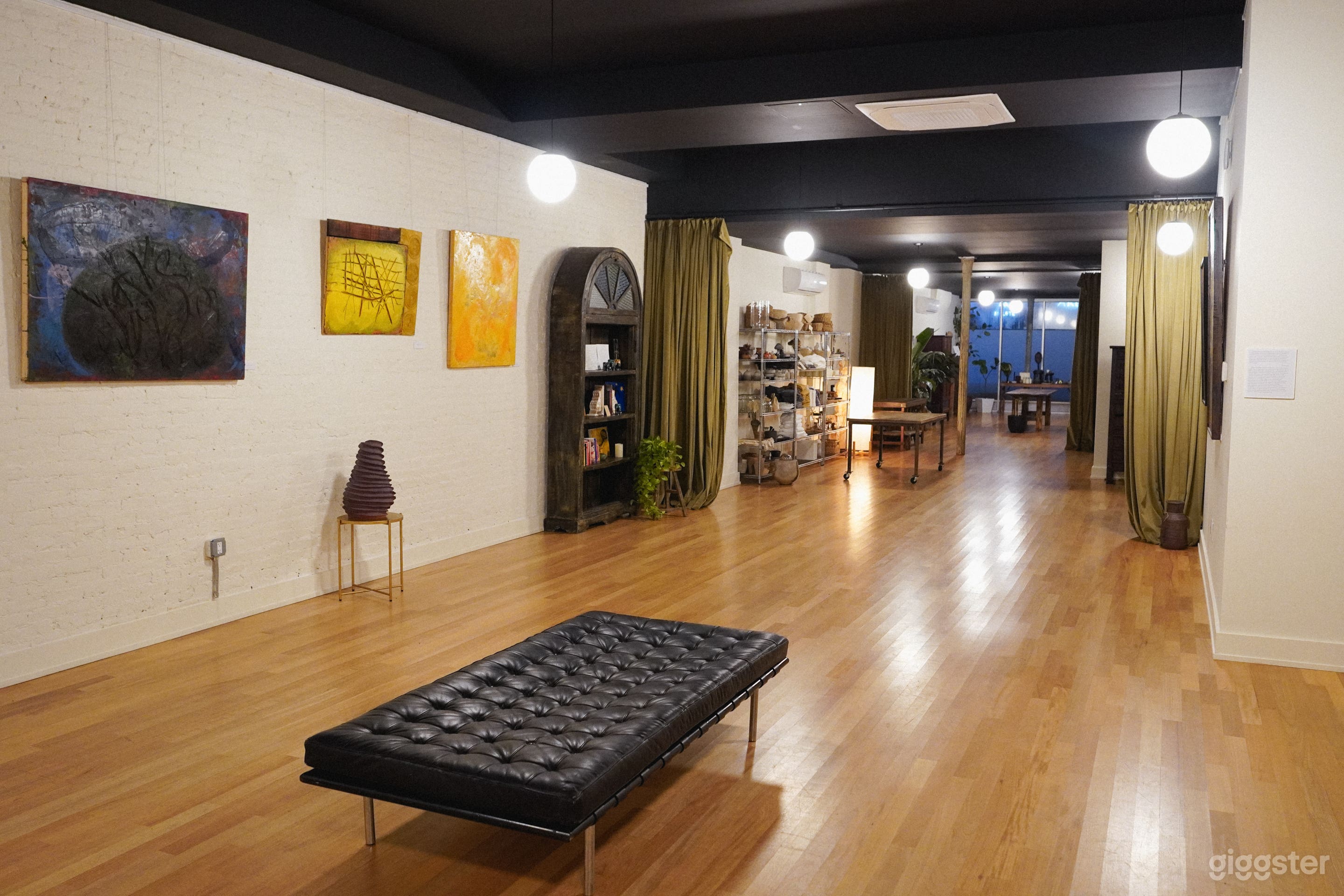 Open, Light-filled Art and Event Space Photo 3