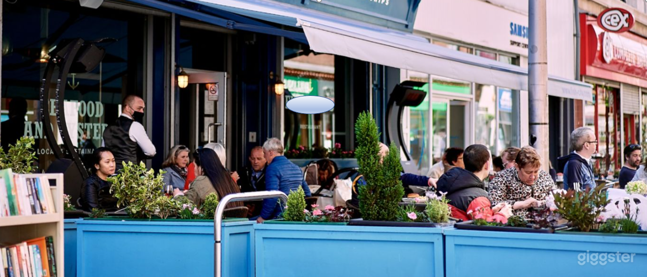 Stylish al fresco dining in the City Centre Photo 1