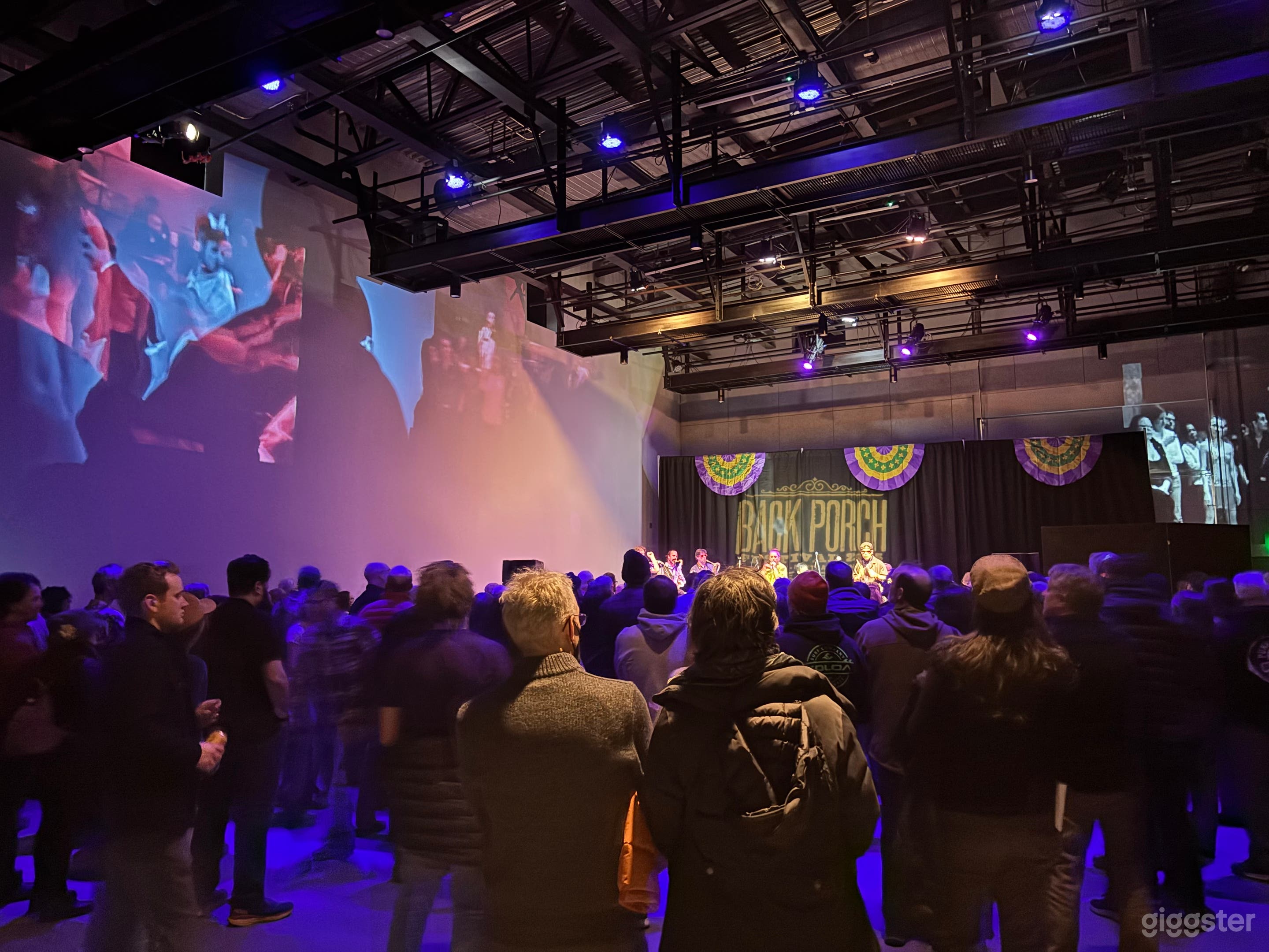 Elegant Open Event Space Photo 2