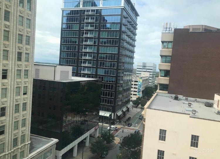 Luxury Penthouse Suite Photo 2