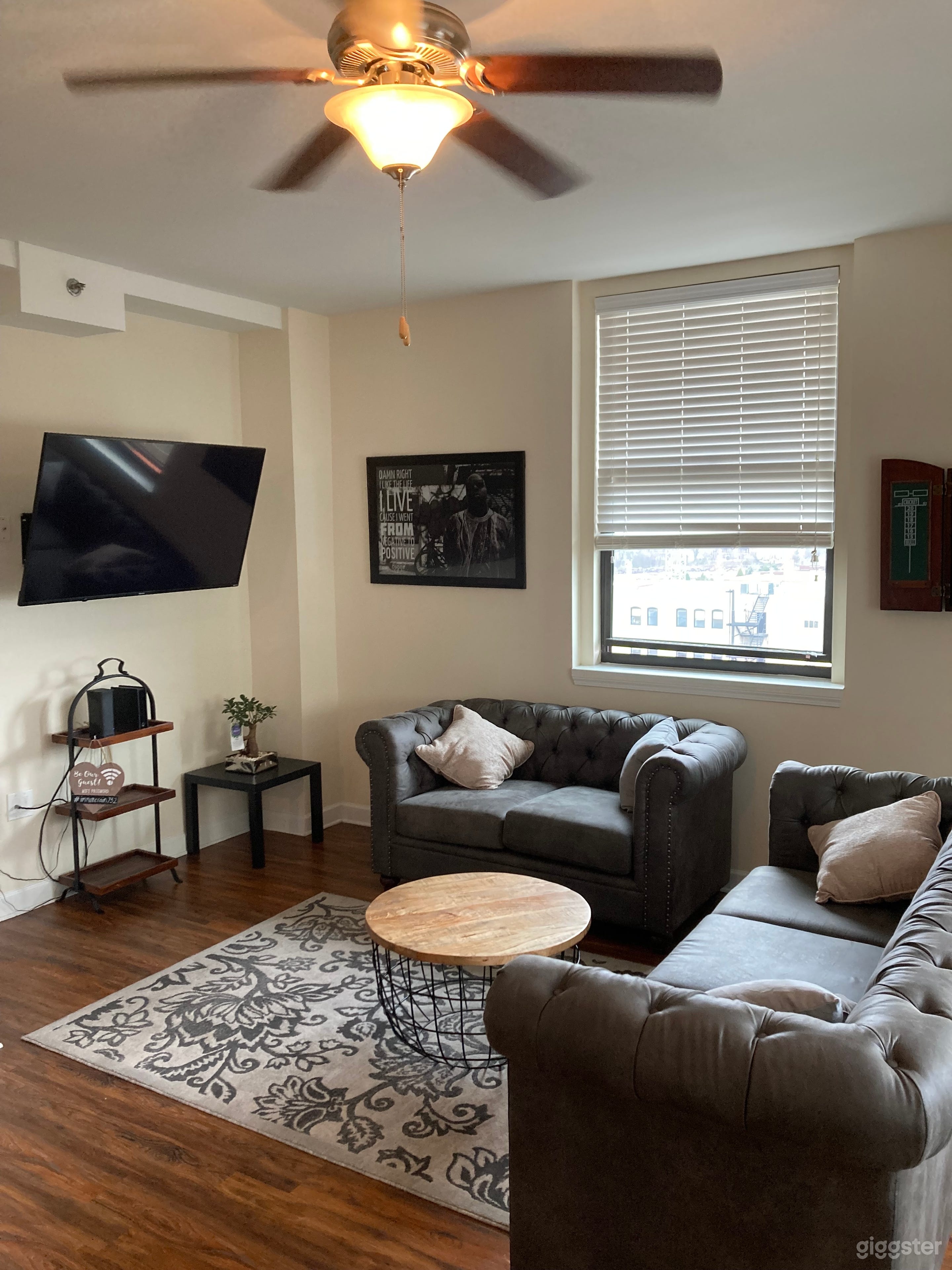 Luxury Penthouse Suite Photo 1