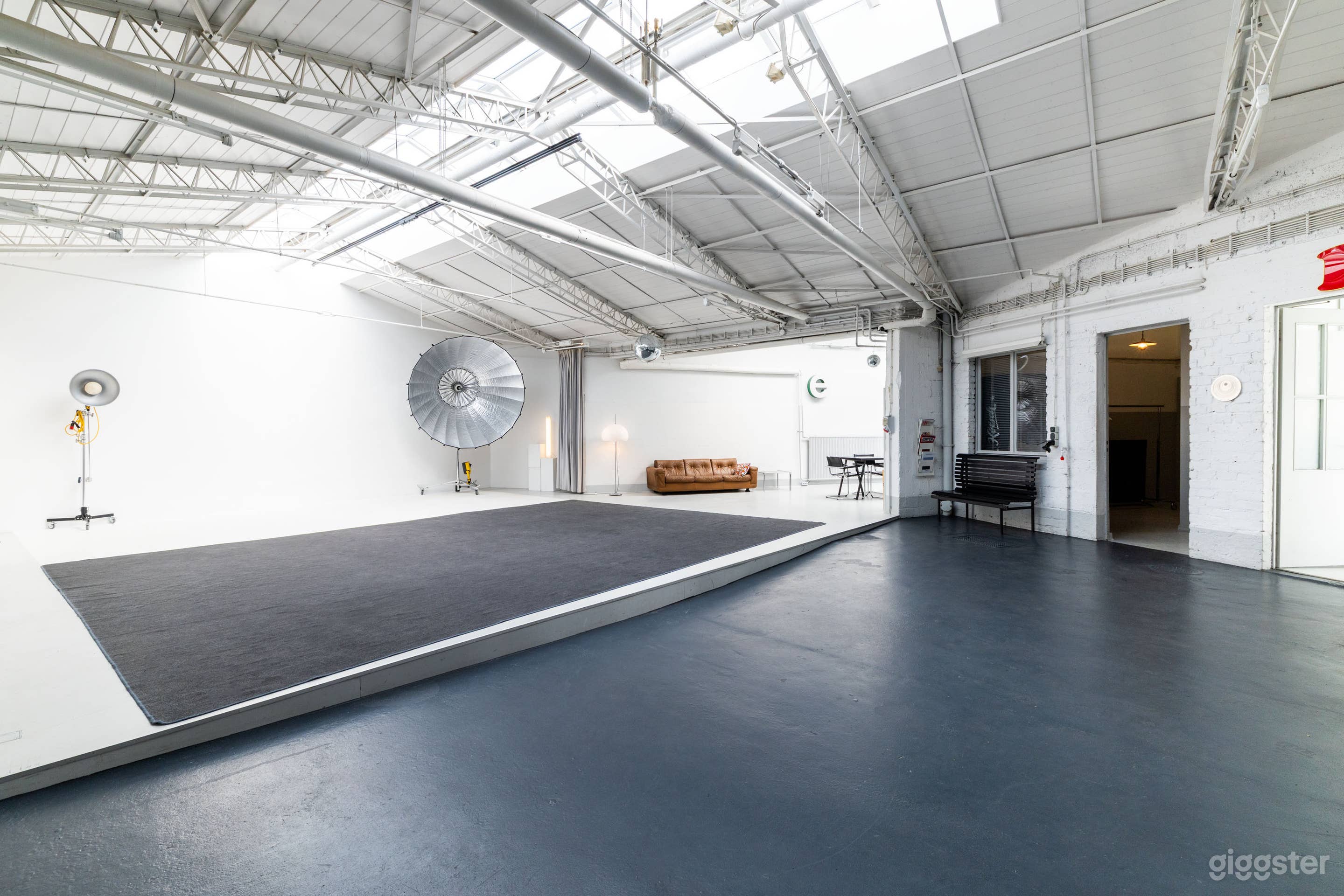 220m² Tageslichtstudio für Foto, Film, Events, Workshops Foto 2