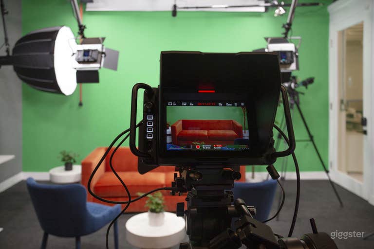  Acoustic Film Studio Green Screen, Lights, 4K Cams 