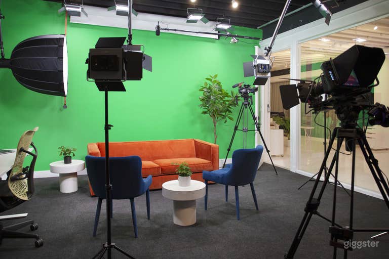  Acoustic Film Studio Green Screen, Lights, 4K Cams 