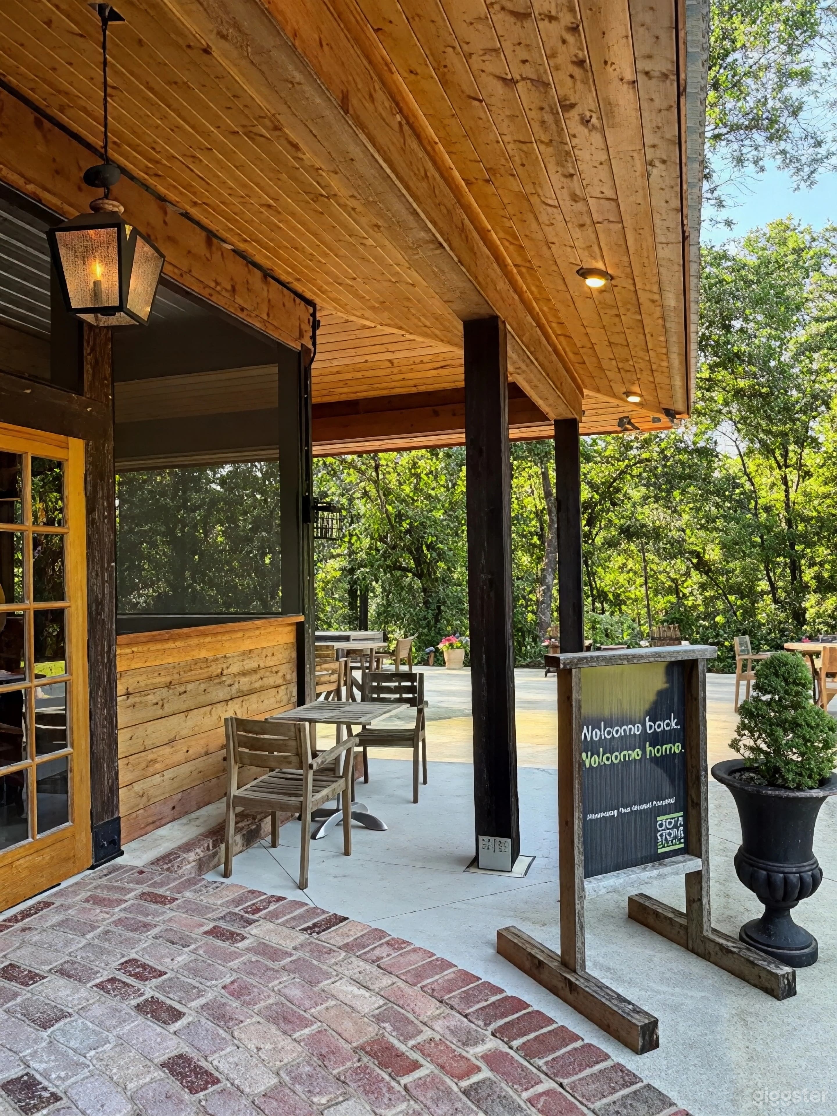 Secluded Pavilion, Patio & Studio with Nature Views Photo 2