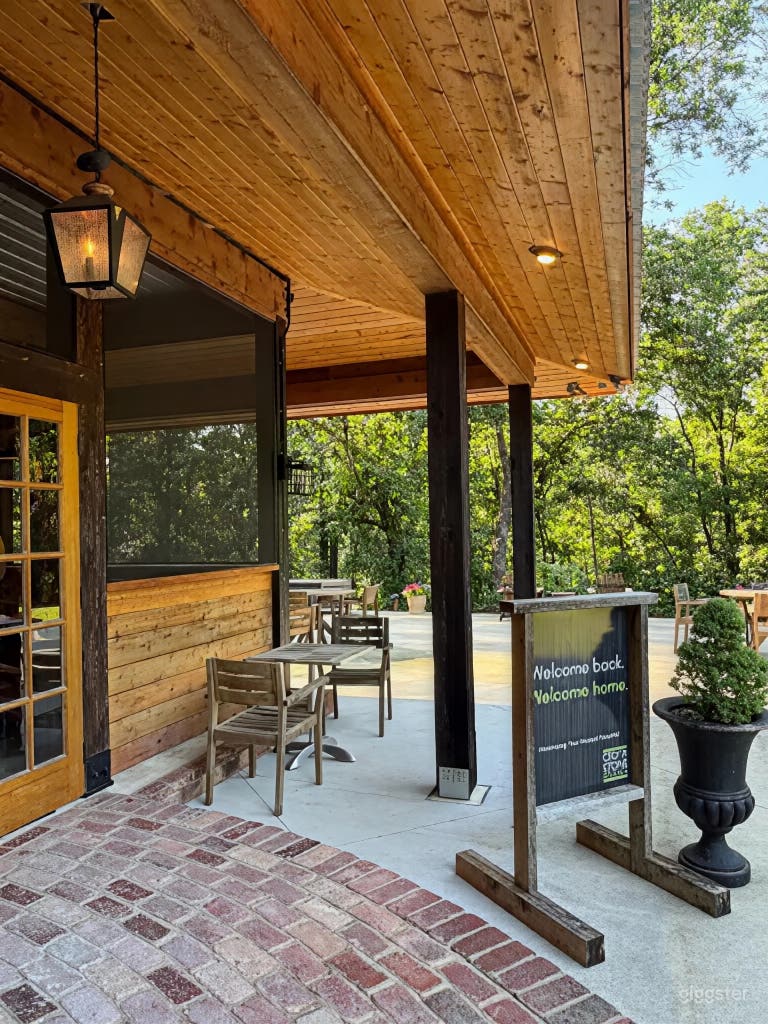  Secluded Pavilion, Patio & Studio with Nature Views 