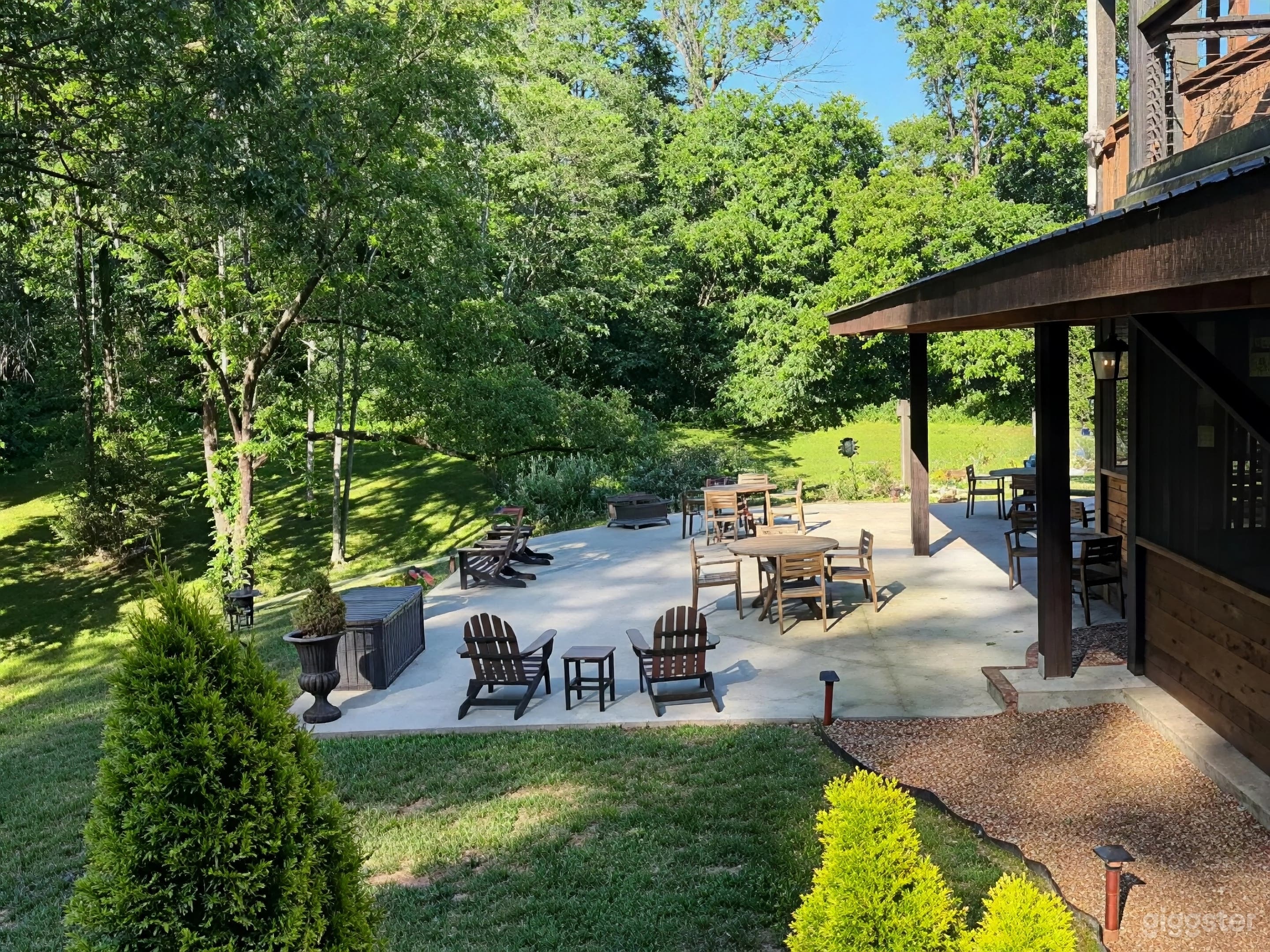 Secluded Pavilion, Patio & Studio with Nature Views Photo 4