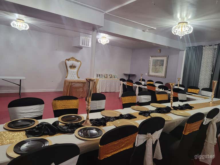  Queen Room (Small Banquet Room) 