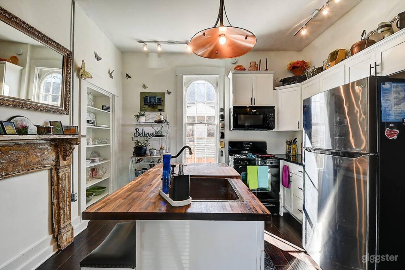 Historic Tiny Cottage with Hot Tub Photo 4