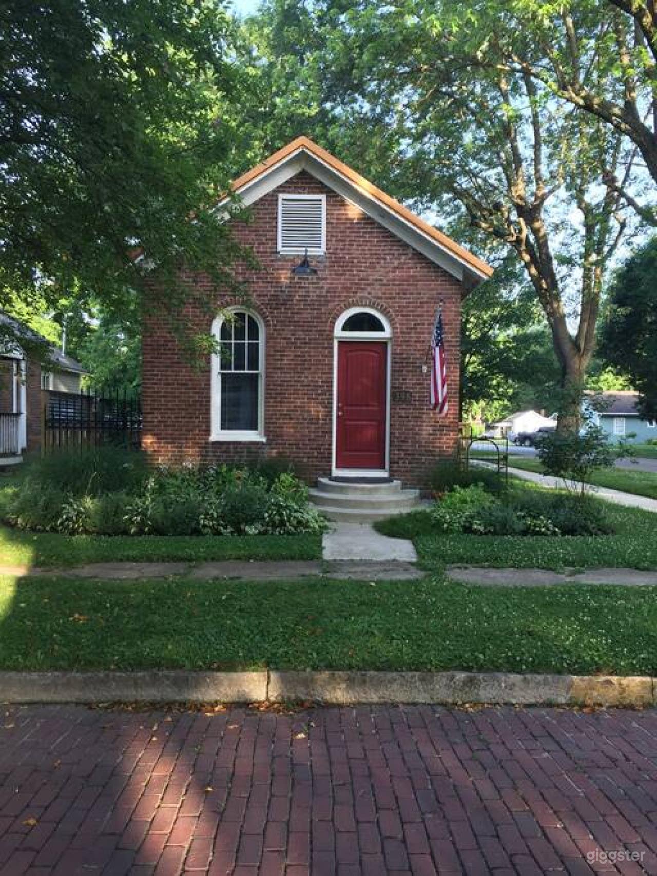 Historic Tiny Cottage with Hot Tub Photo 2