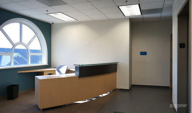  Bright Executive Meeting & Collaboration Space 