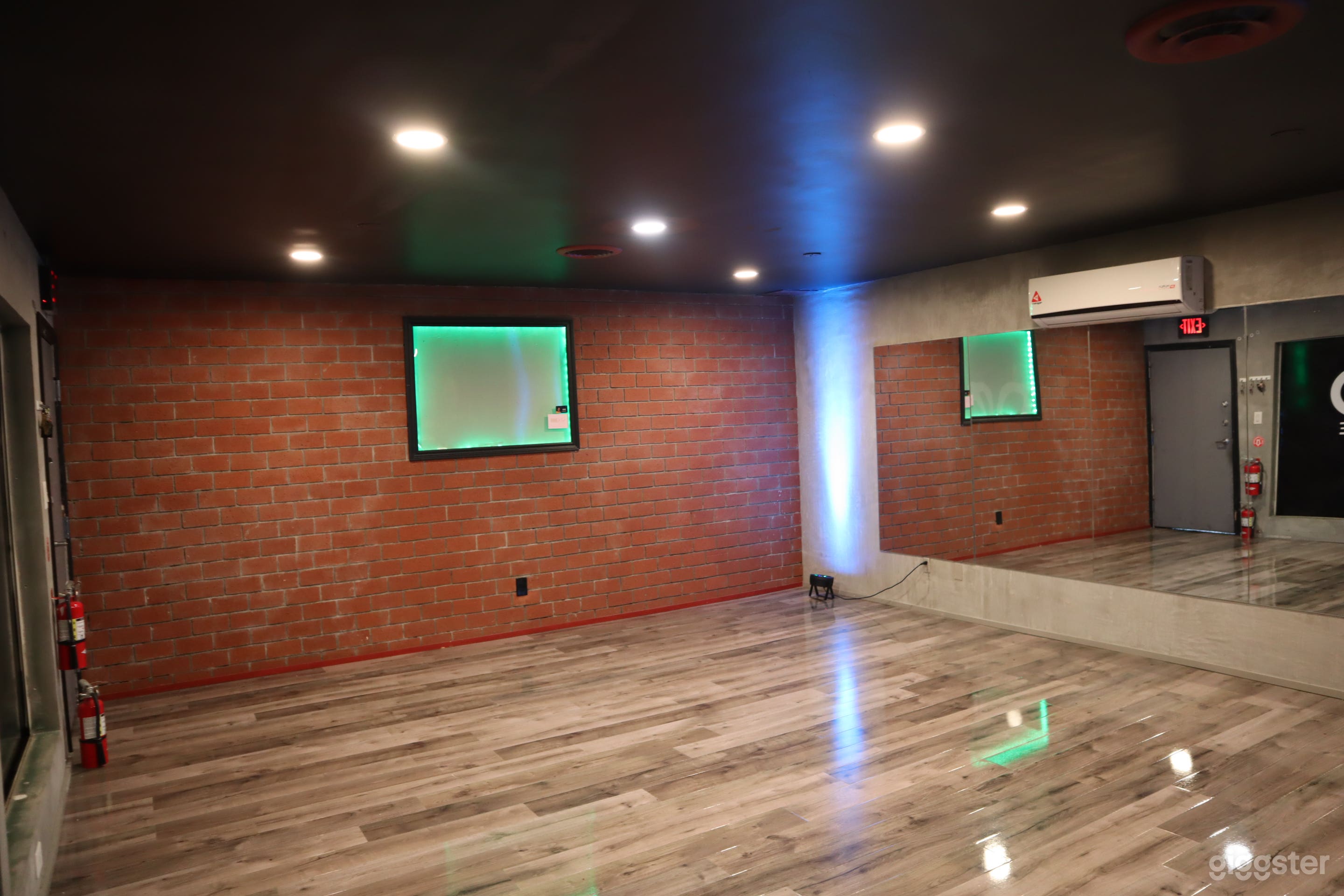 Private Rehearsal/Dance/Yoga Studio fully equipped Photo 2