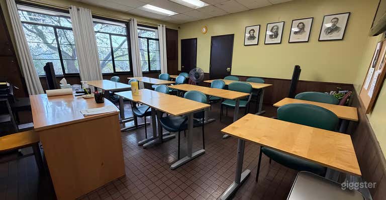  Vintage Private Classroom 
