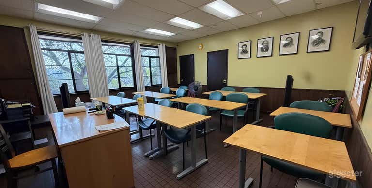  Vintage Private Classroom 