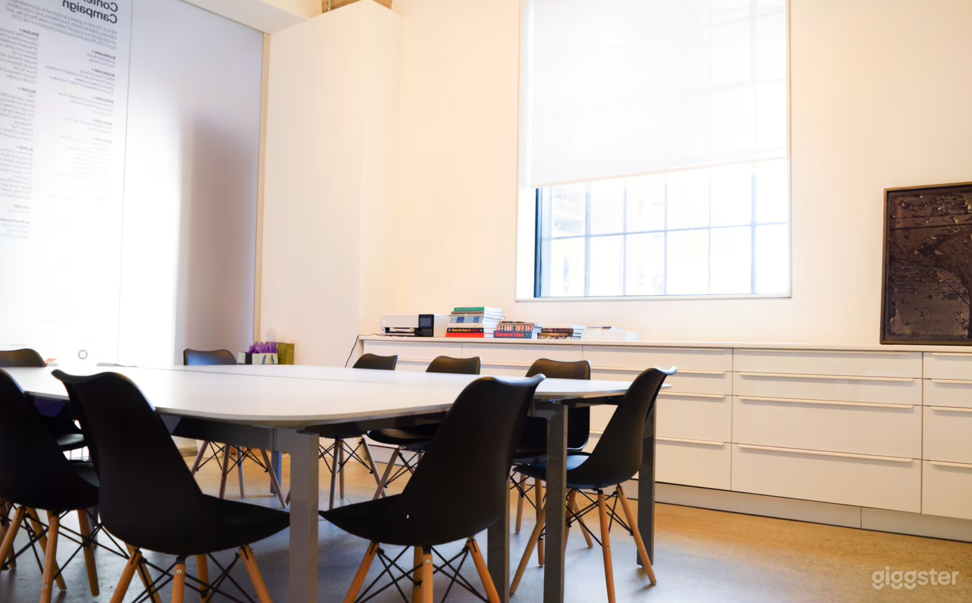 Executive Office at the Museum in Toronto Photo 4