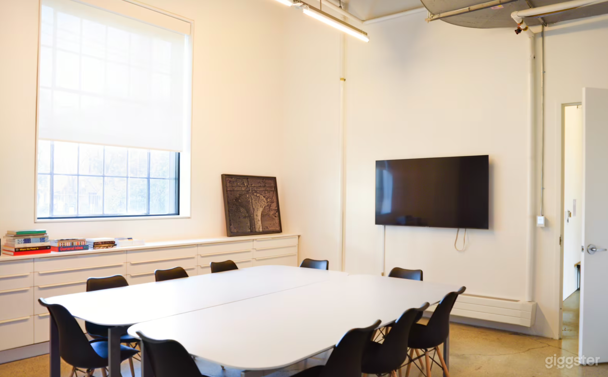 Executive Office at the Museum in Toronto Photo 3