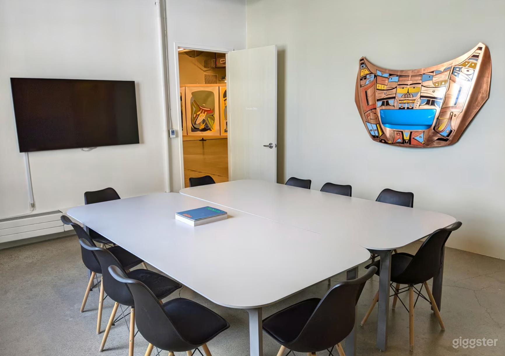 Executive Office at the Museum in Toronto Photo 2