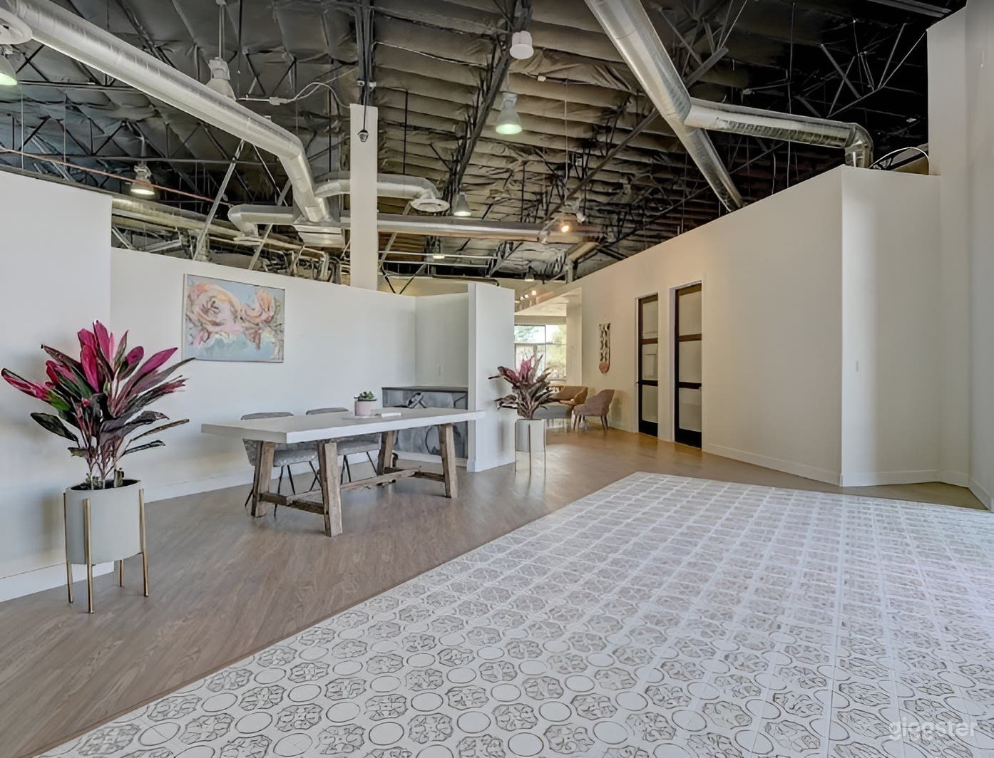 Modern Professional Event Space for Business &amp; Networking Photo 4