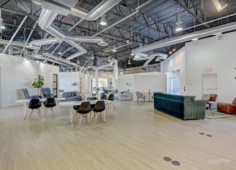  Modern Professional Event Space for Business & Networking 