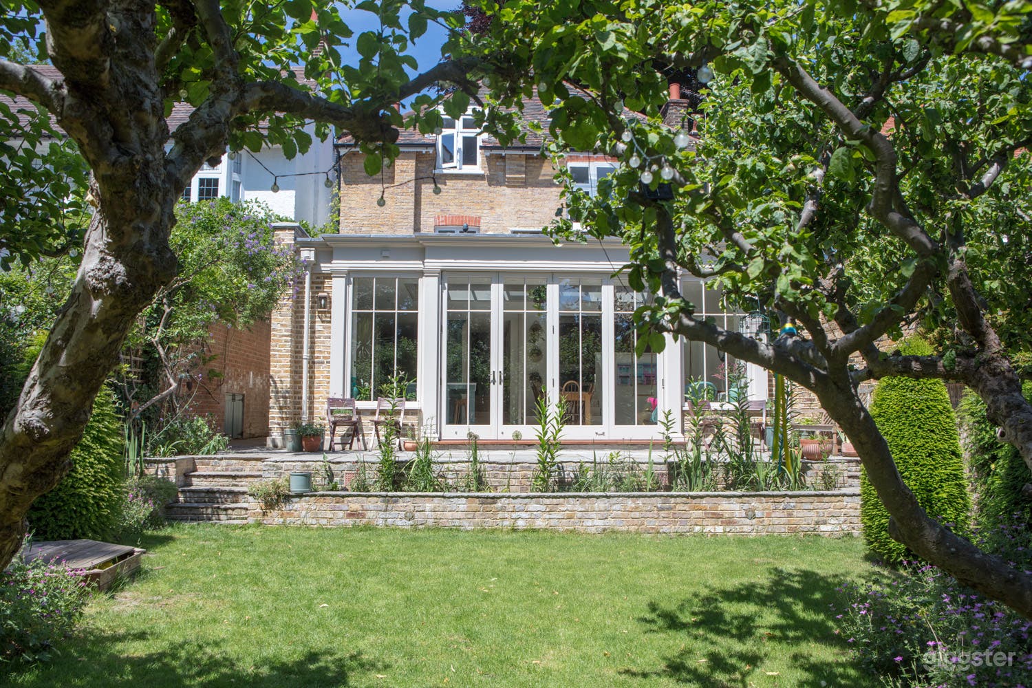 Elegant Edwardian Home with Orangery Kitchen Photo 2