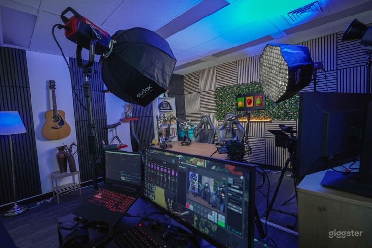  Hi-tech Podcast Production Studio 