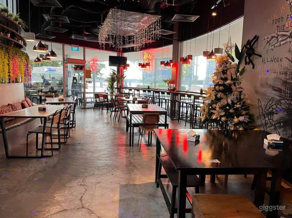  Amazing Indoor Beer Bar in Singapore Photo 1