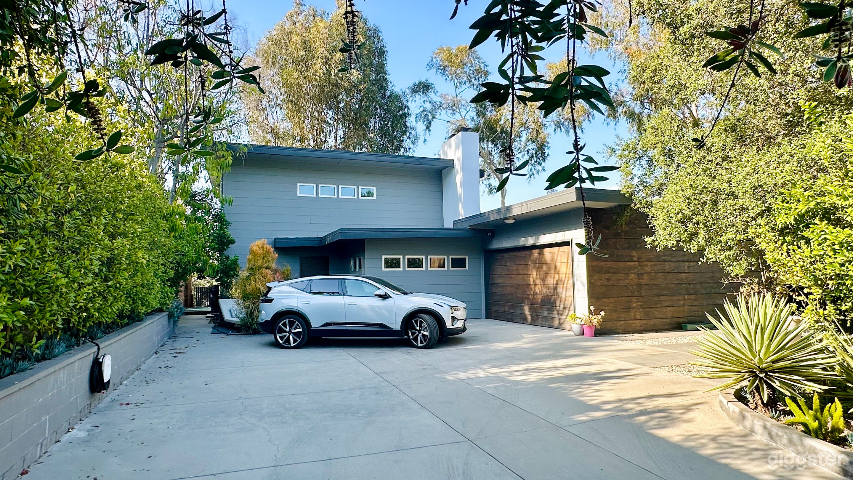 Mid-Century Modern Architectural w/ Views & Space Photo 1