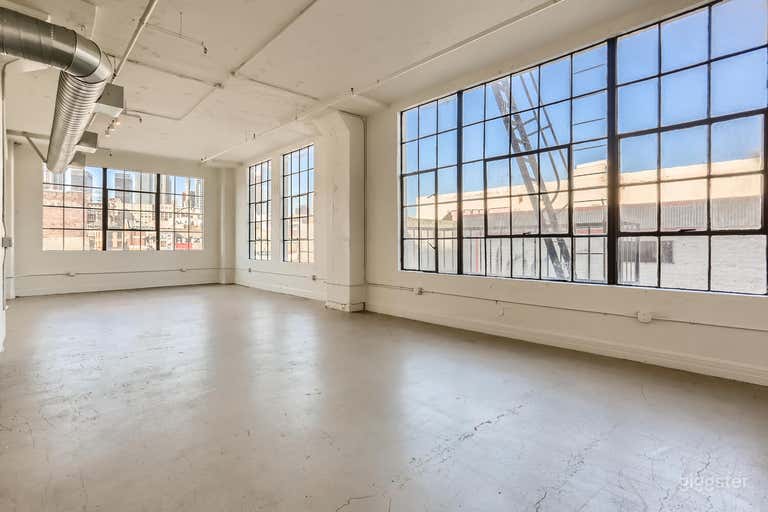  STUDIO 208 Versatile Photo Studio in DTLA 