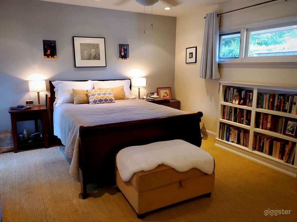 Primary bedroom w/bathroom