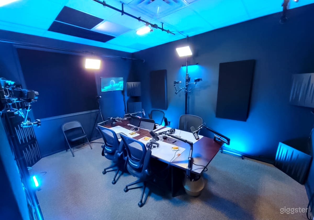 Podcast, YouTube, &amp; Livestream Recording Studio Photo 1