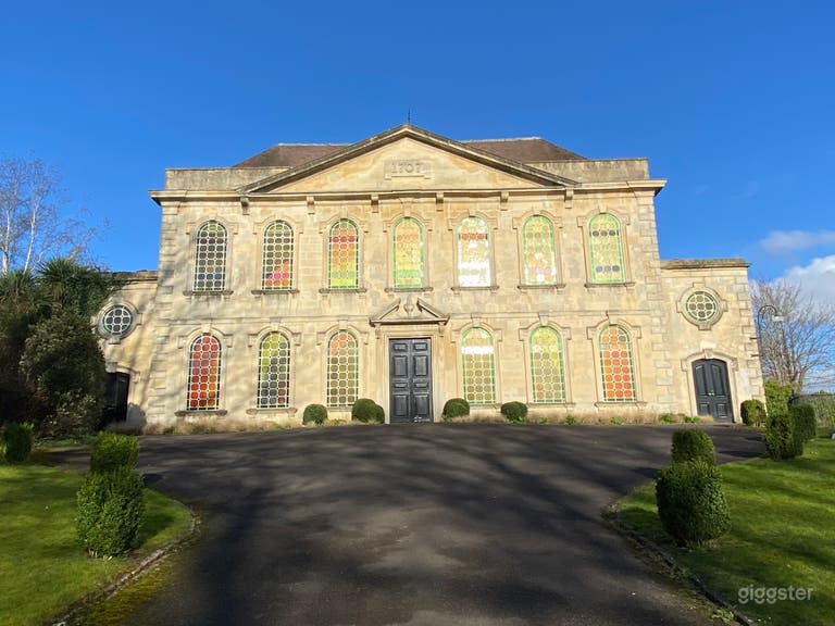 front driveway with small box hedges 