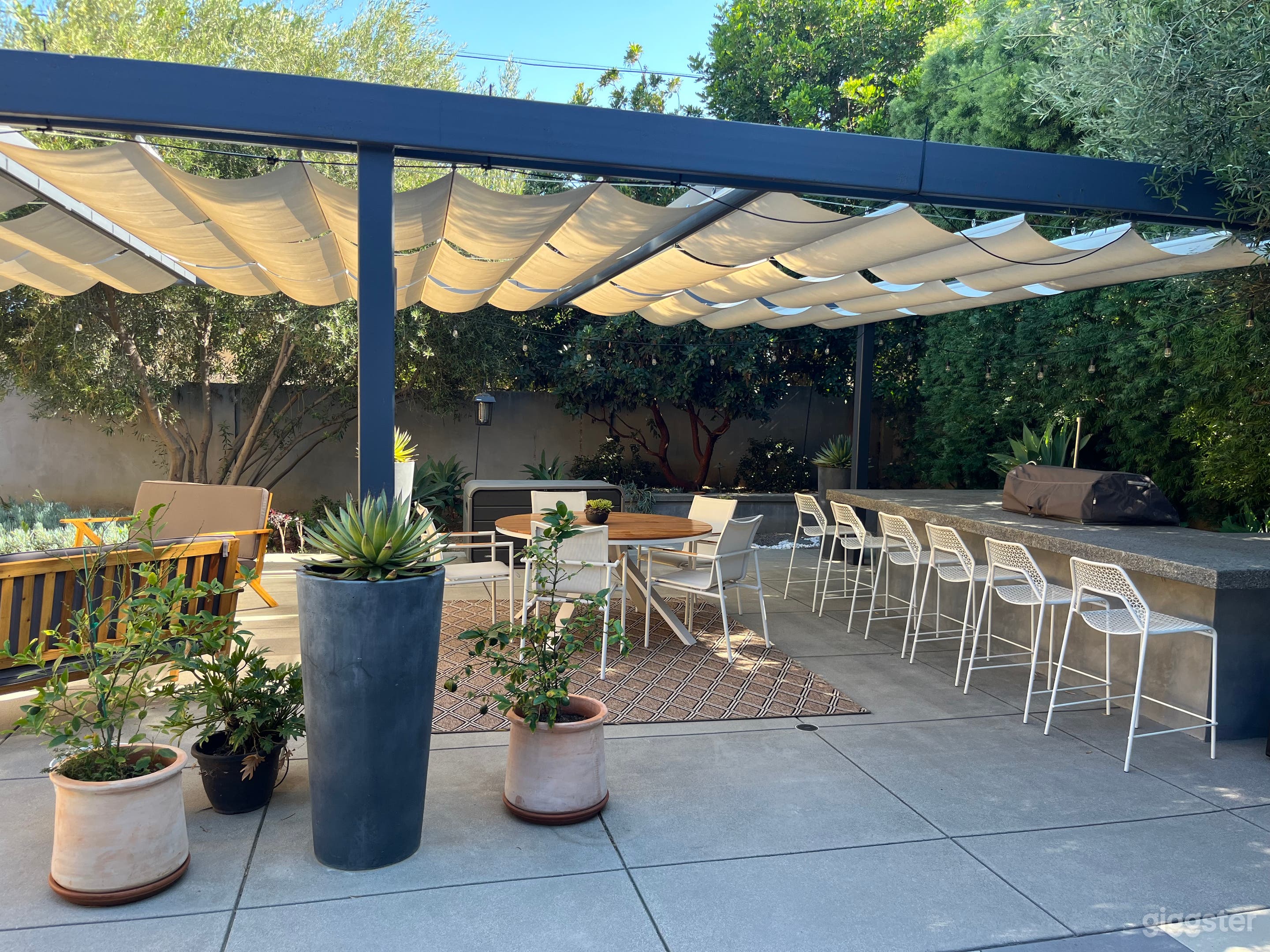 Mid Century Home NICE Backyard Photo 3