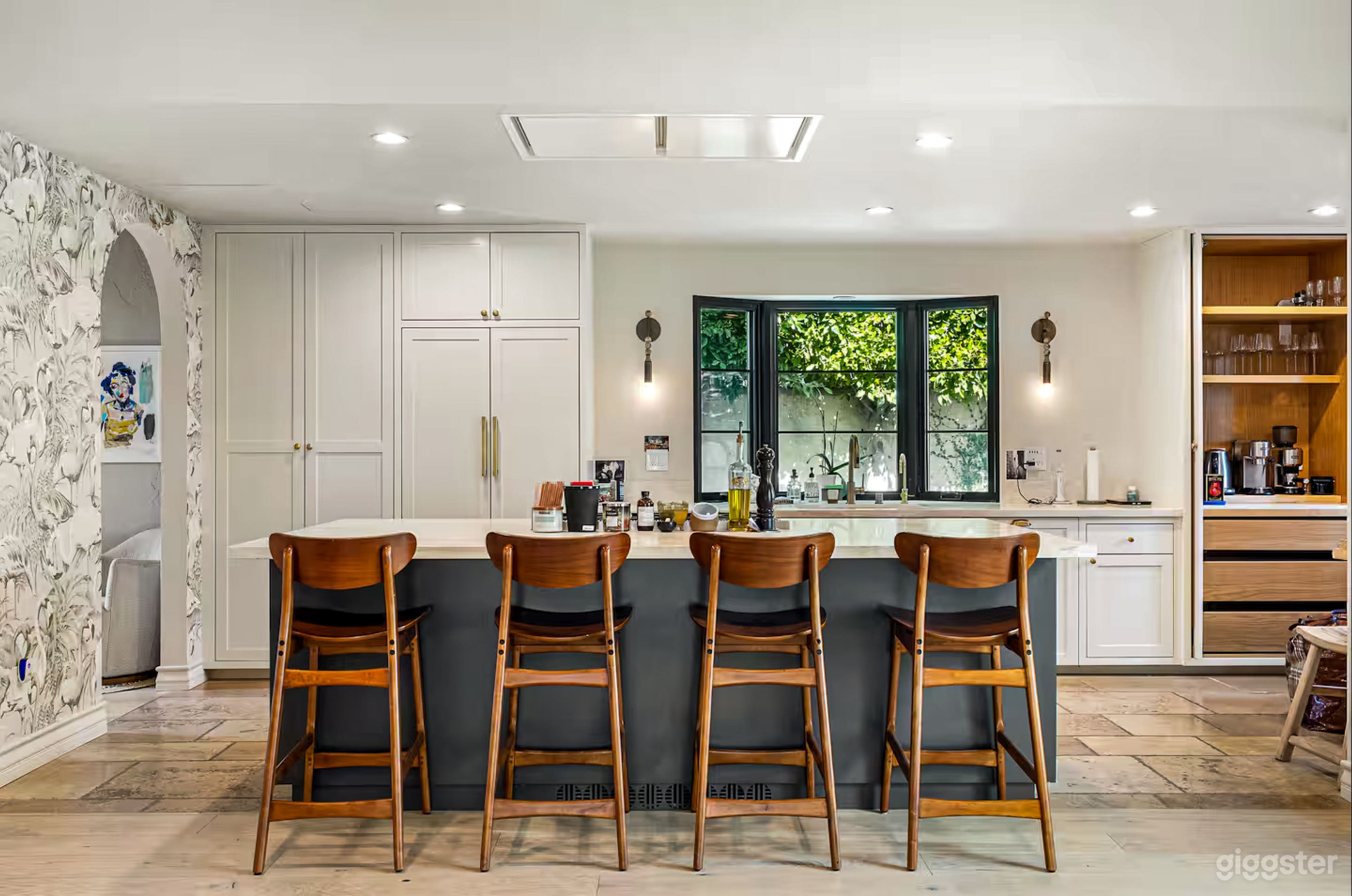 Charming 1920s Spanish Bungalow in Los Feliz – 3-BR Photo 3