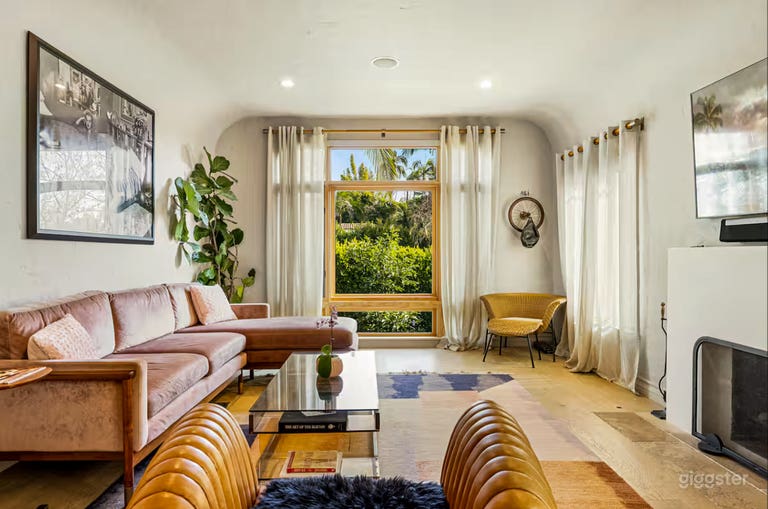  Charming 1920s Spanish Bungalow in Los Feliz – 3-BR 