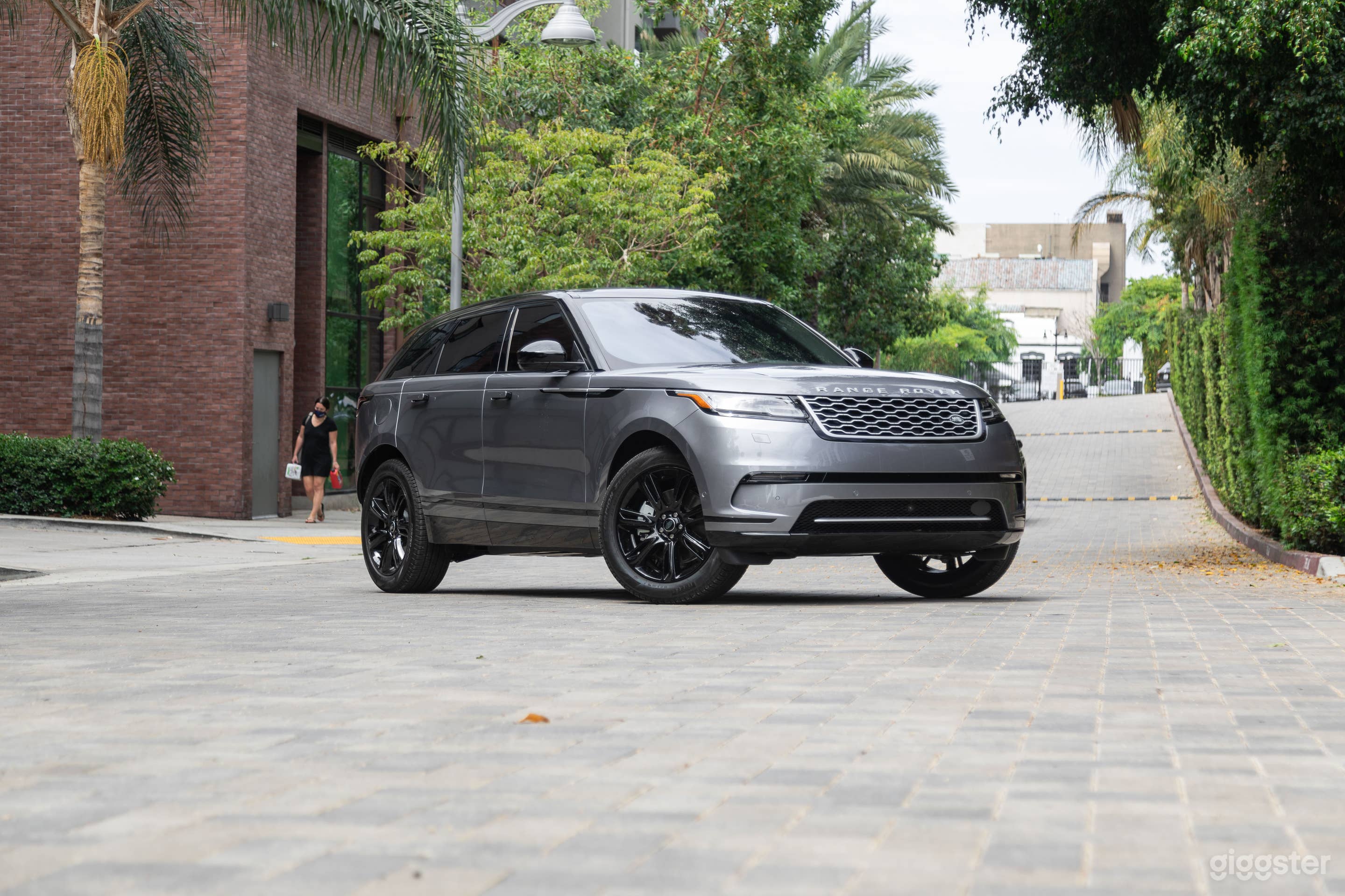 76,047 Range Rover Gray Photo 1