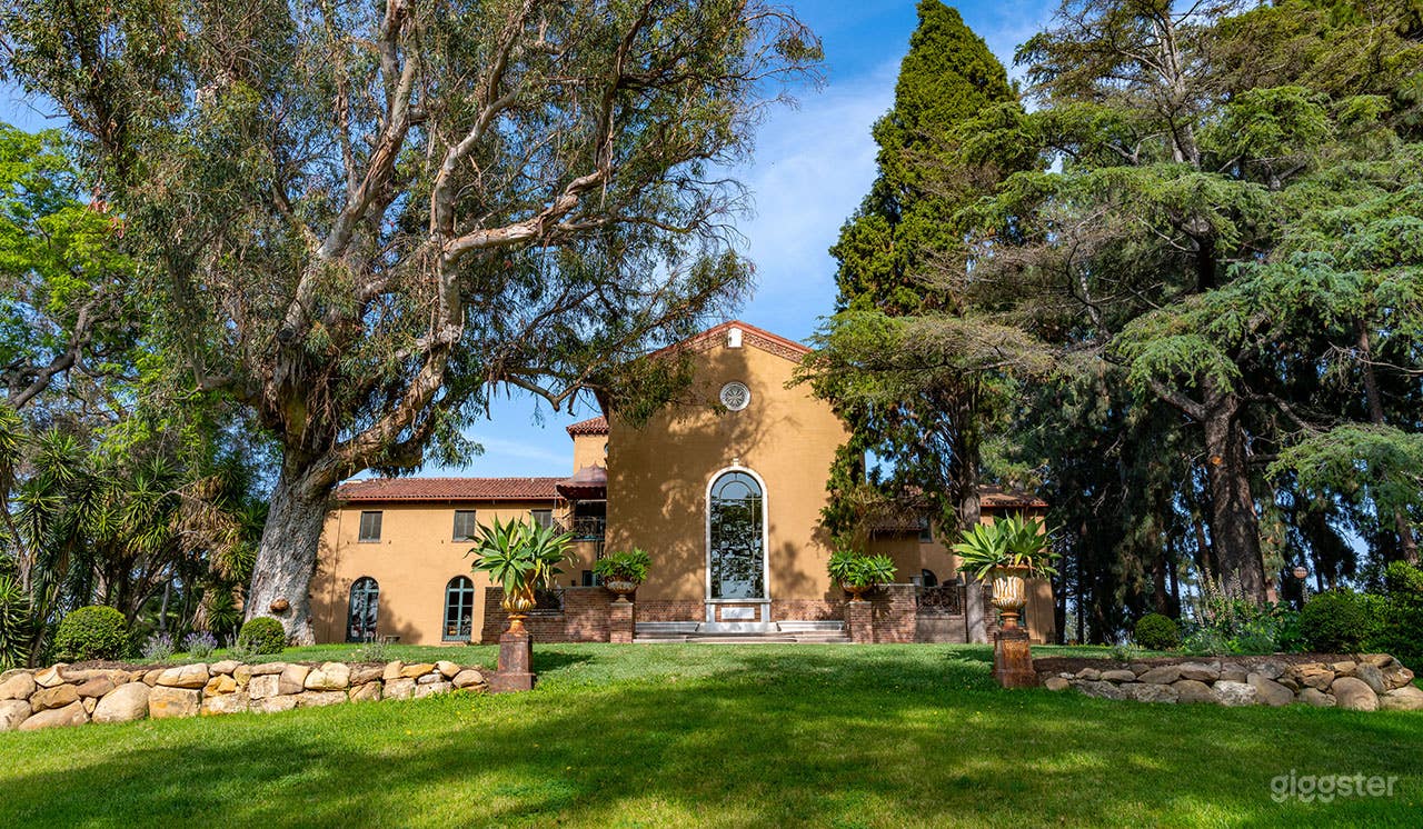 Silverlake Mansion Photo 3