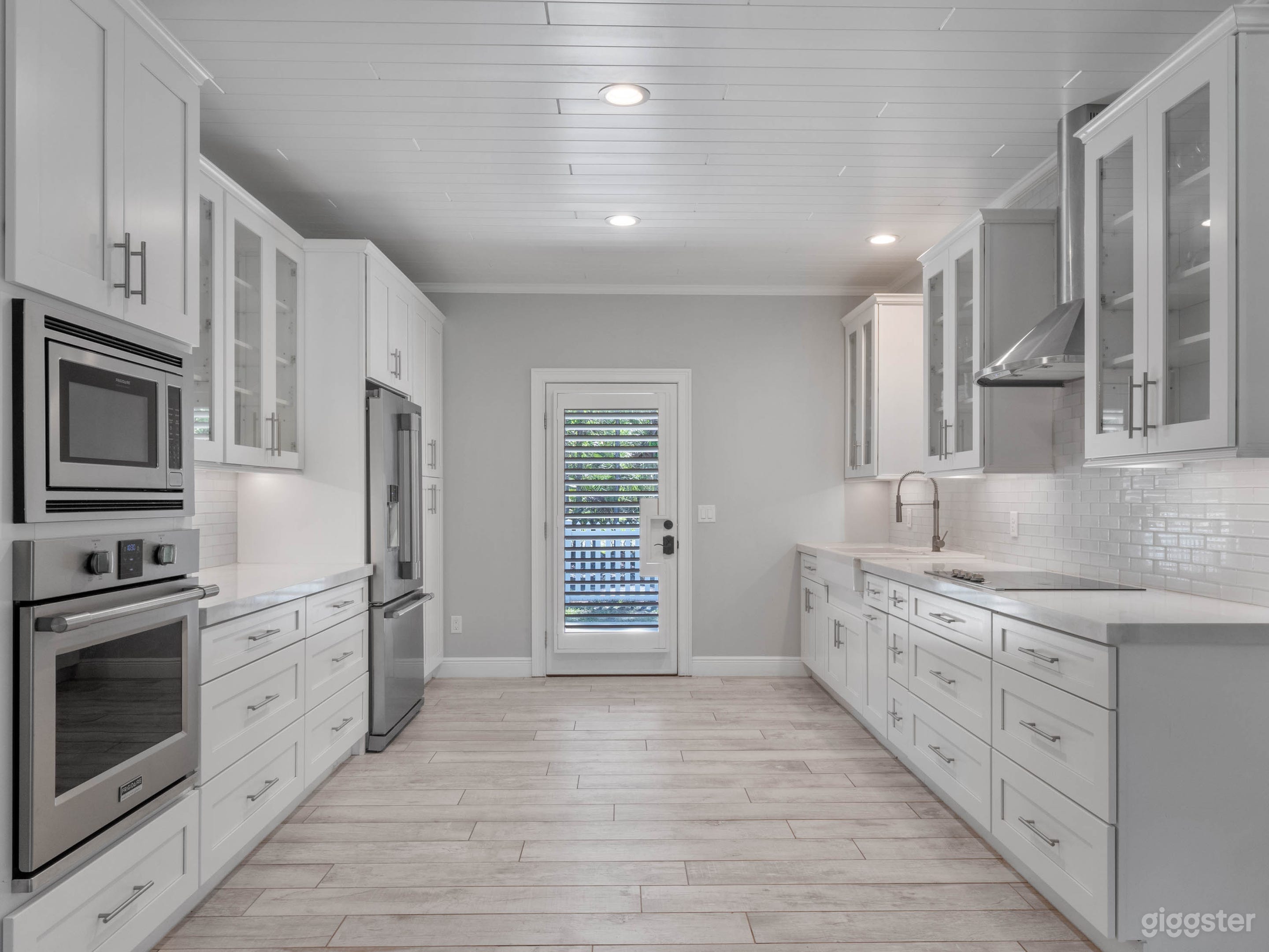 3/2 Modern Farmhouse on 5 acres Photo 3