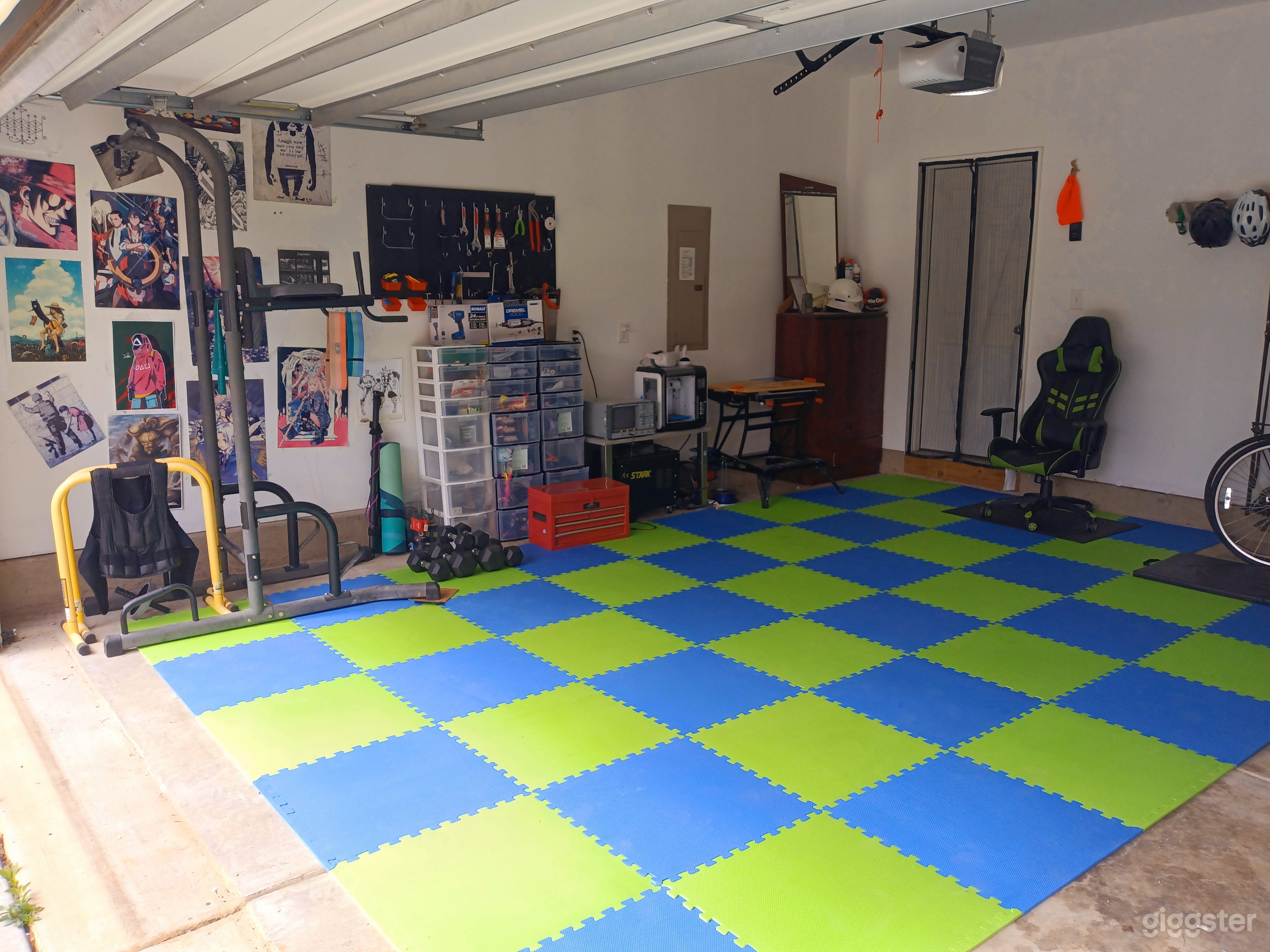 Charming Off-Campus VR Gaming Room &amp; Photo Studio Photo 1