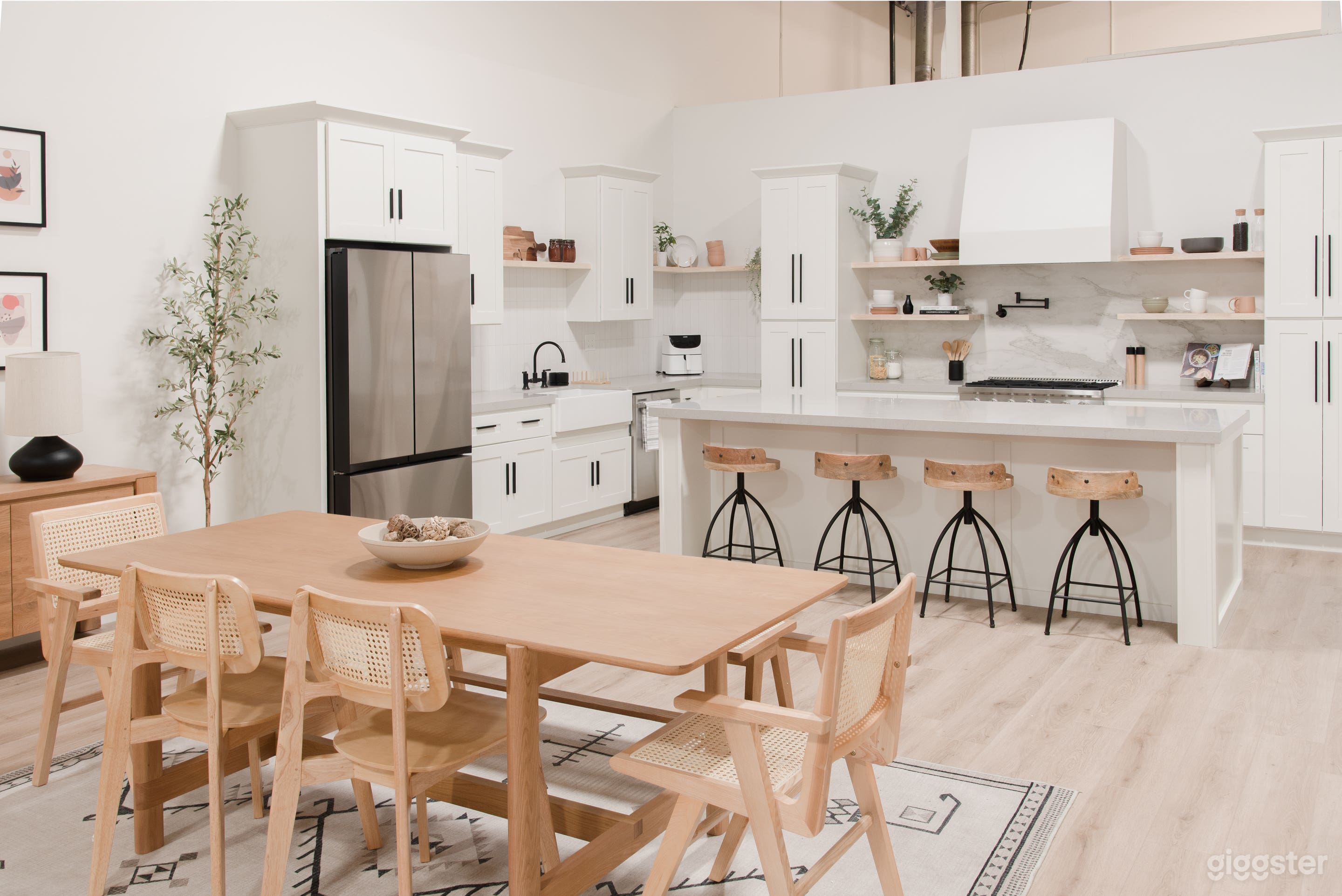 Mid-Century Luxury Kitchen, Dining &amp; Living Areas Photo 4