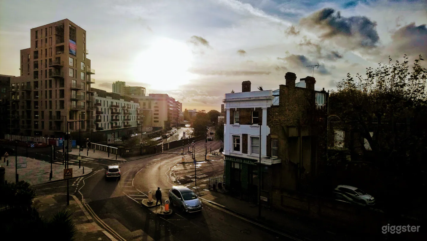 Art studio near Shoreditch Park Photo 2