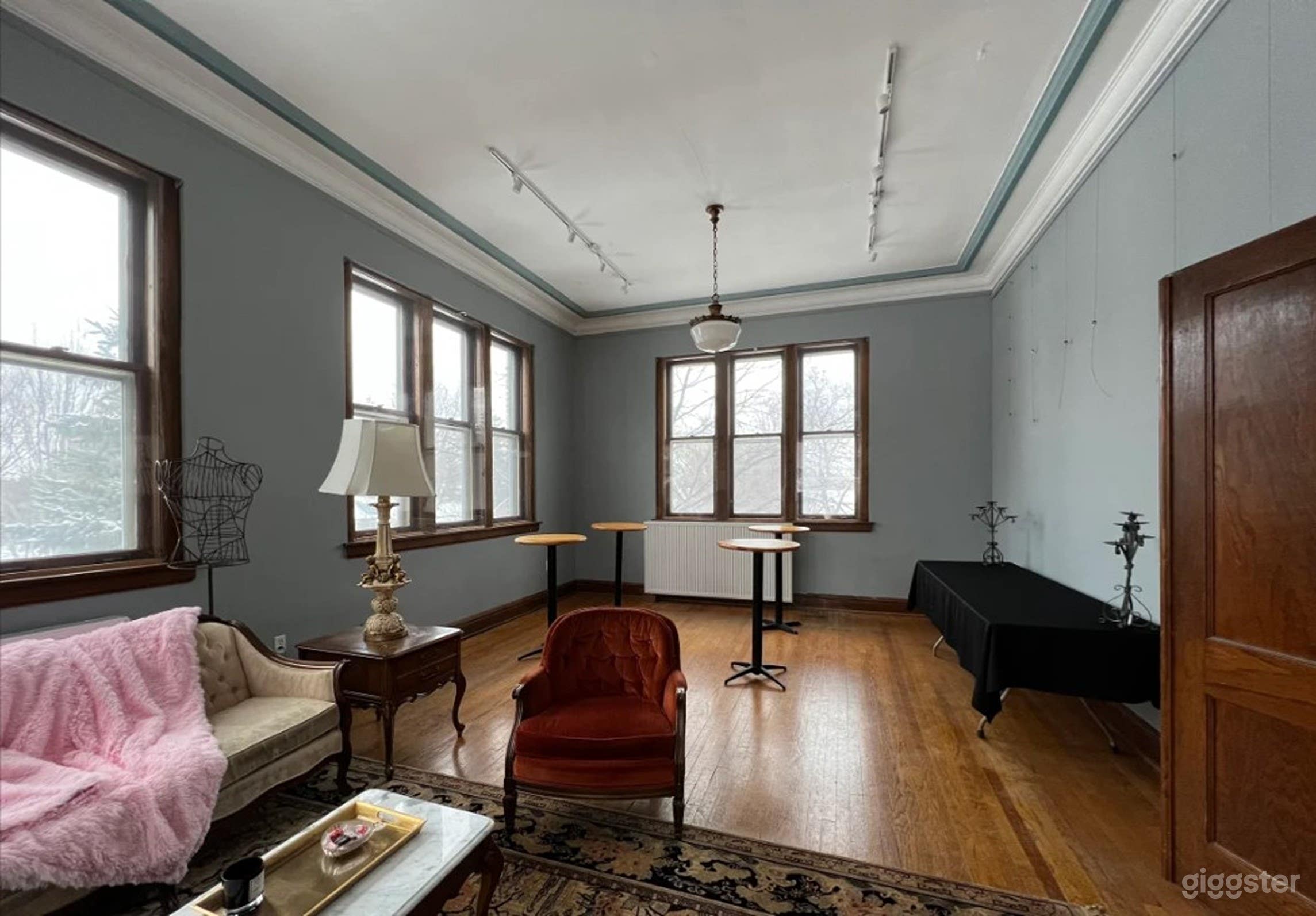 Natural Light Studio In A Historic Masonic Temple Photo 2