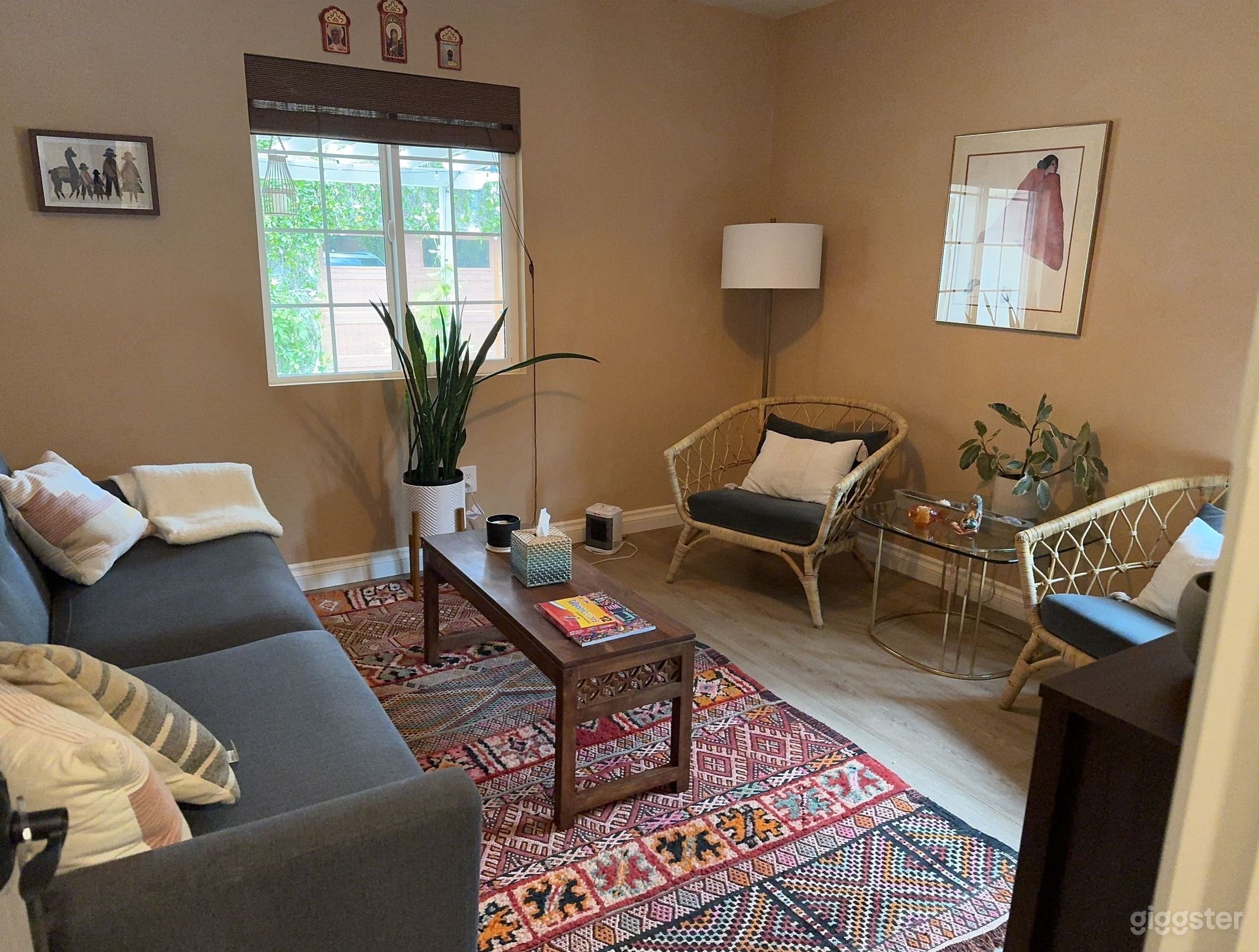 Spanish-style Bungalow  Photo 3