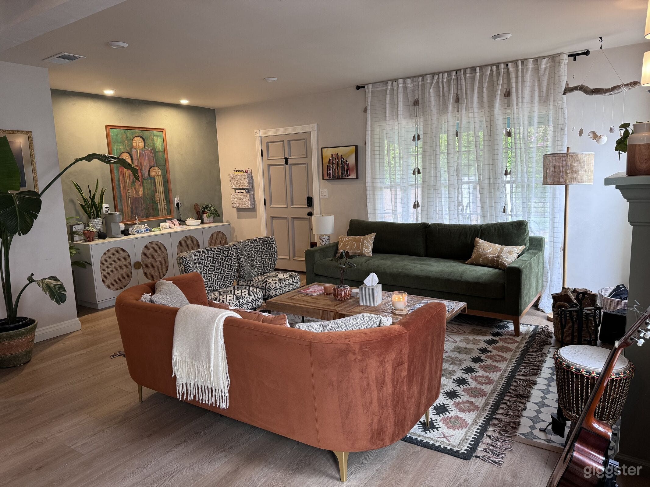 Spanish-style Bungalow  Photo 1