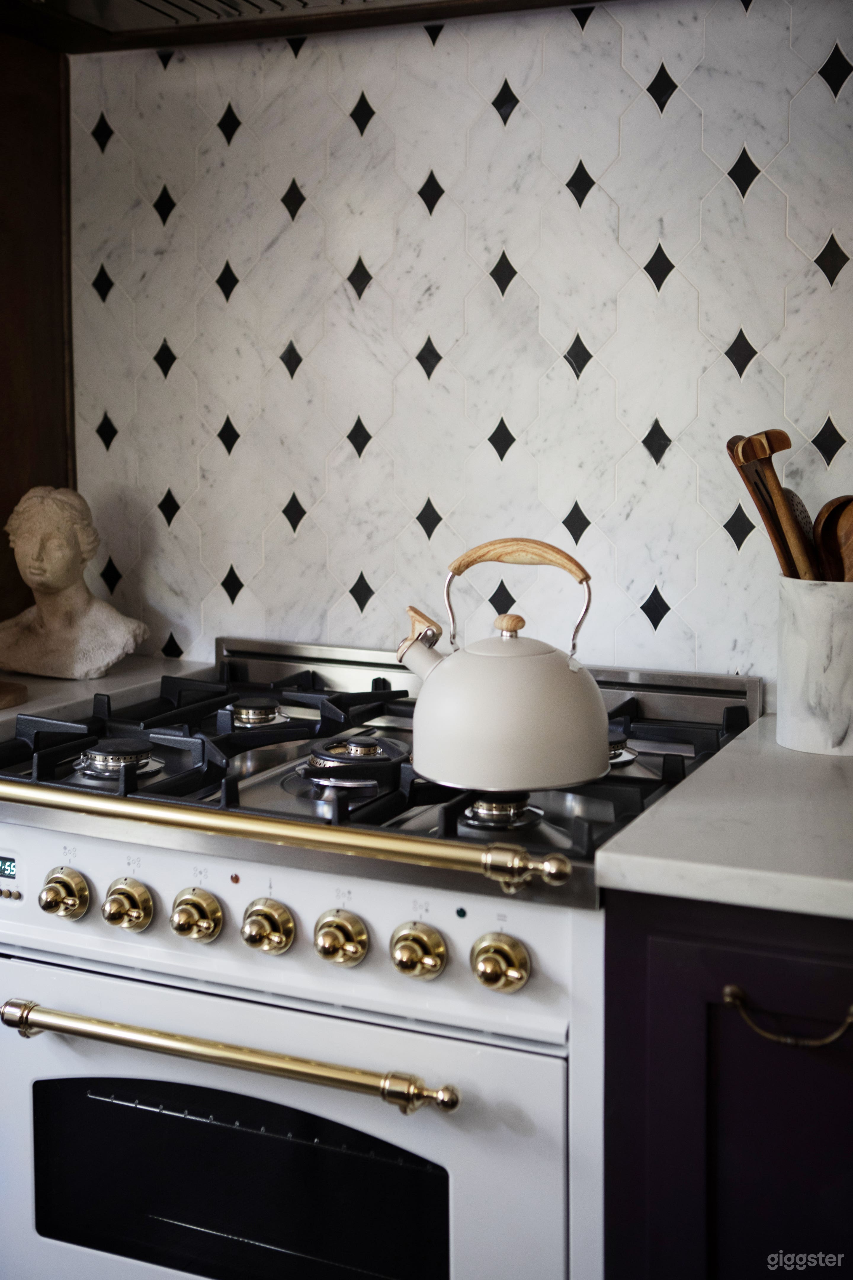 1920’s Eclectic Cottage Photo 2