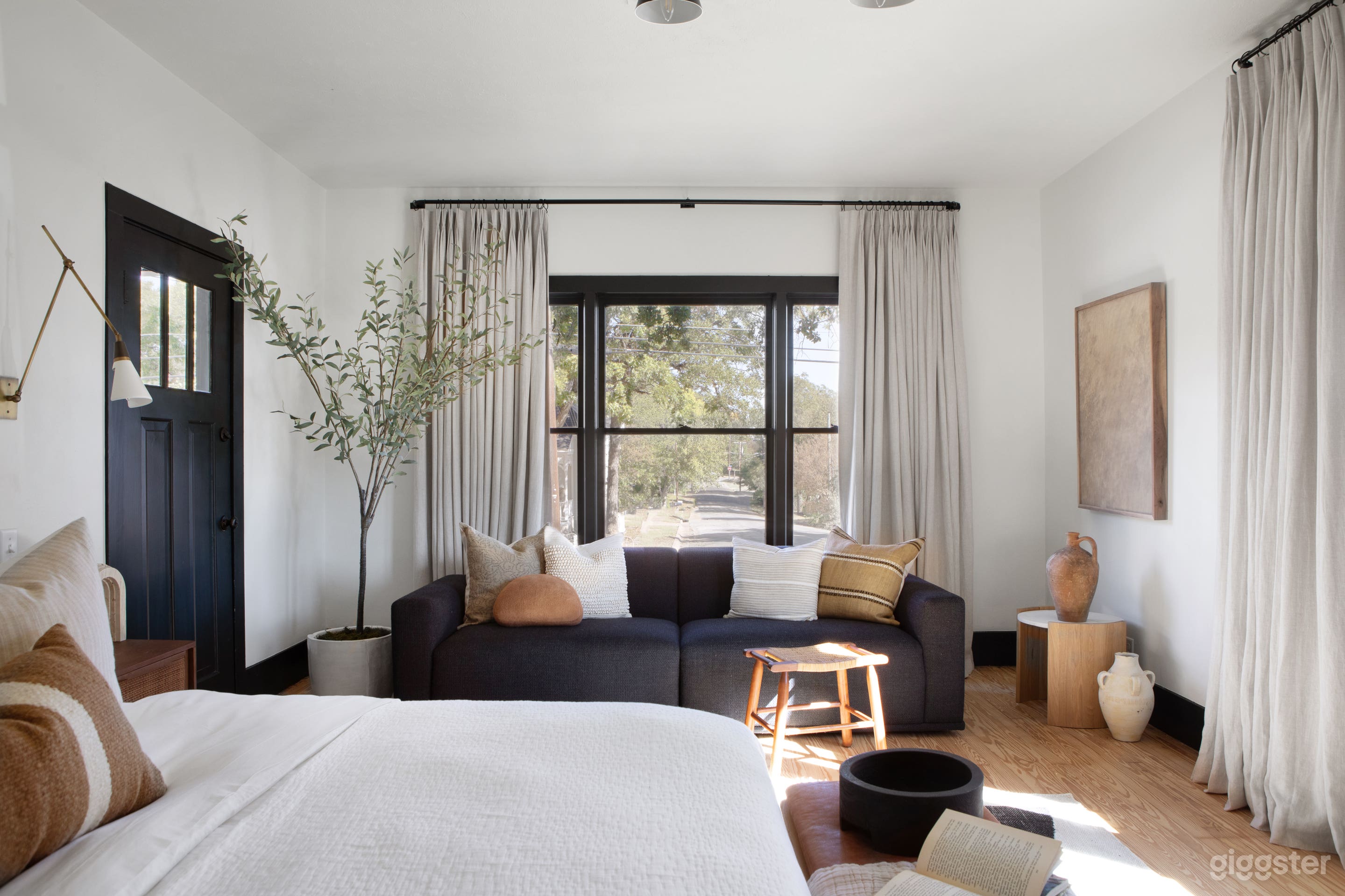 1920’s Eclectic Cottage Photo 3