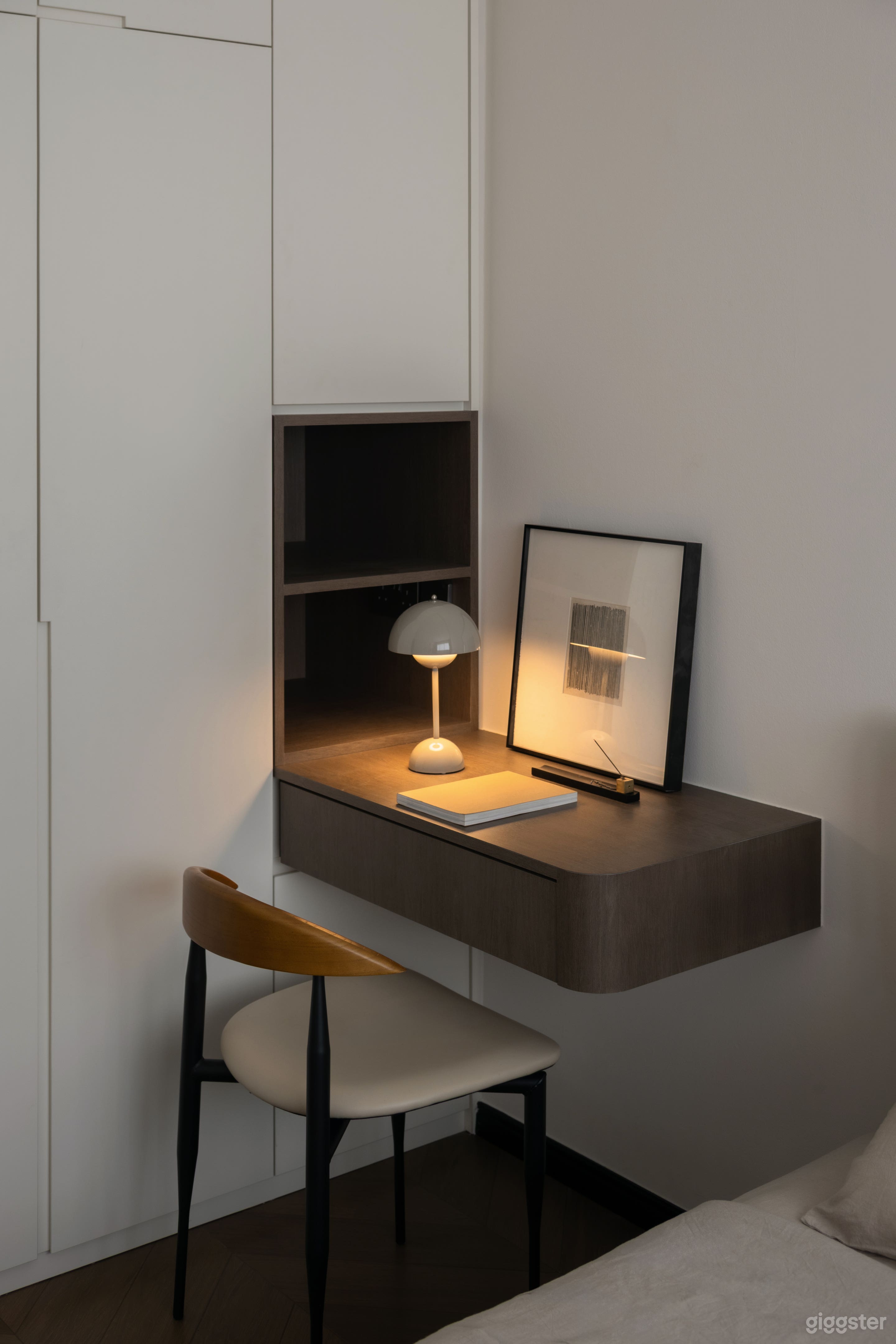 Cosy Minimalist Hideaway for Shoots & Styling Photo 4