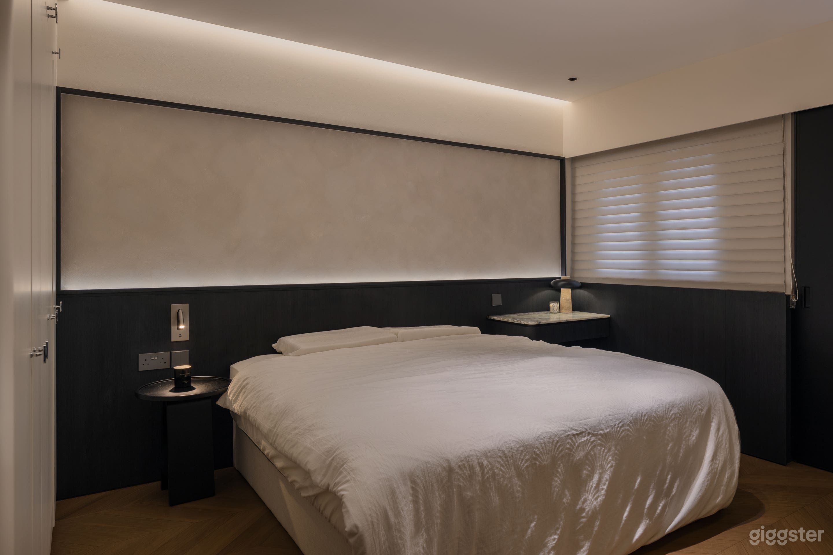 Cosy Minimalist Hideaway for Shoots & Styling Photo 3